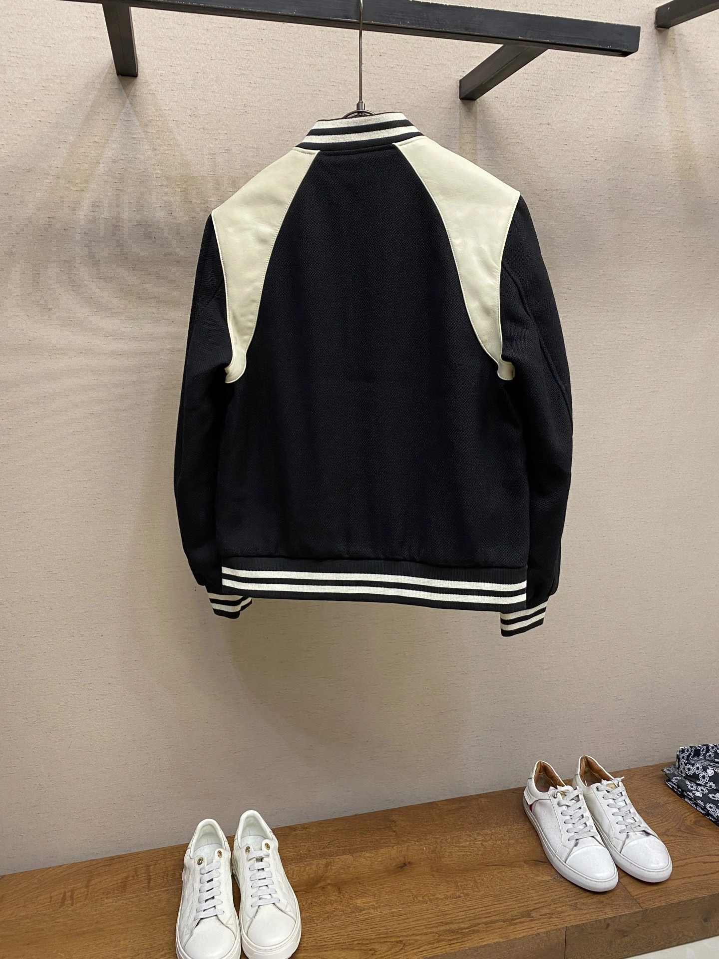 wg.luxury-- 358i95 sheepskin wool item: E-F443J1602H